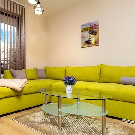 Cool Kapitan Raicho With Location Apartamento